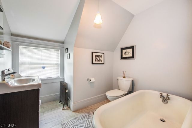 786 Lake St, Newark City, NJ 07104