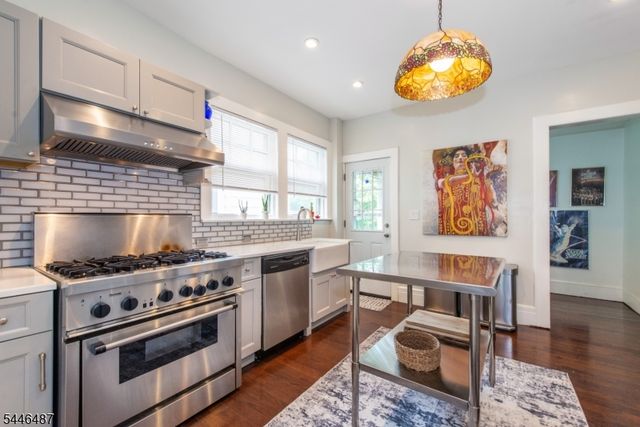 786 Lake St, Newark City, NJ 07104