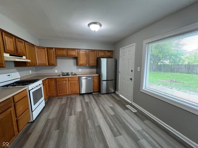223 Highwood Drive, Westfield, IN 46074