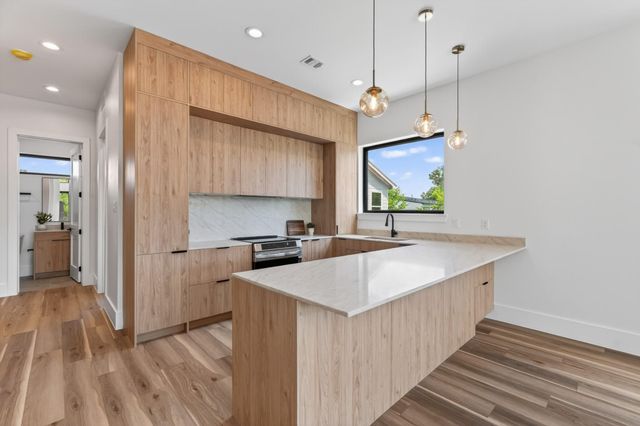 6824 Sidney Street B, Houston, TX 77021
