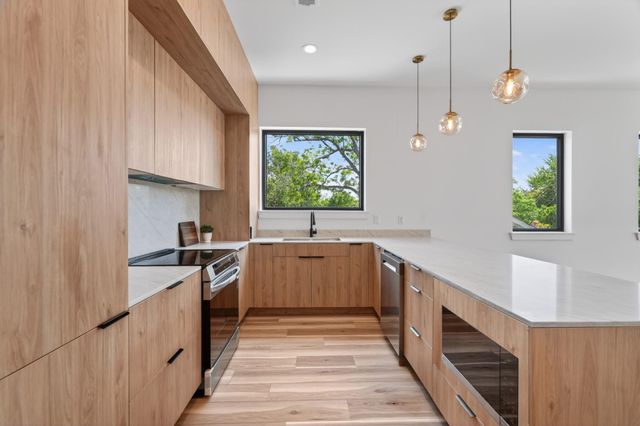 6824 Sidney Street B, Houston, TX 77021