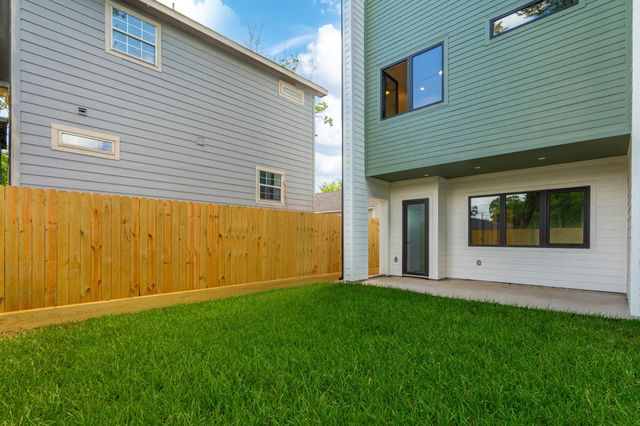 6824 Sidney Street B, Houston, TX 77021