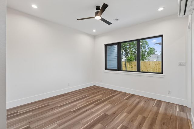 6824 Sidney Street B, Houston, TX 77021