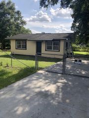 1112 S BAY AVENUE, Sanford, FL 32771