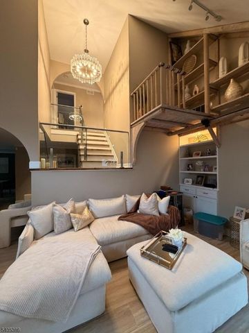 252 Crescenzi Ct, West Orange Twp., NJ 07052