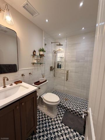 252 Crescenzi Ct, West Orange Twp., NJ 07052