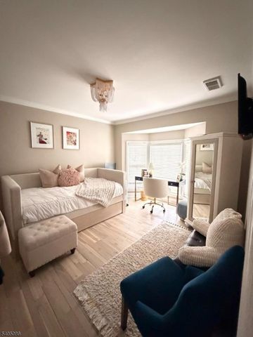 252 Crescenzi Ct, West Orange Twp., NJ 07052