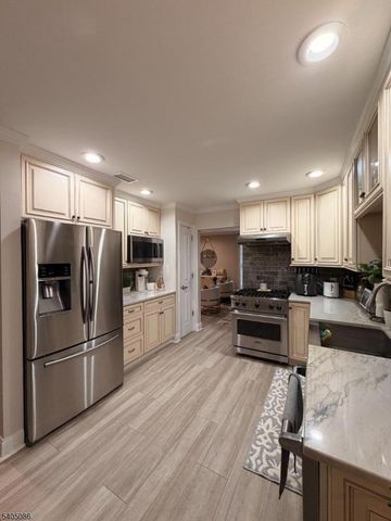 252 Crescenzi Ct, West Orange Twp., NJ 07052