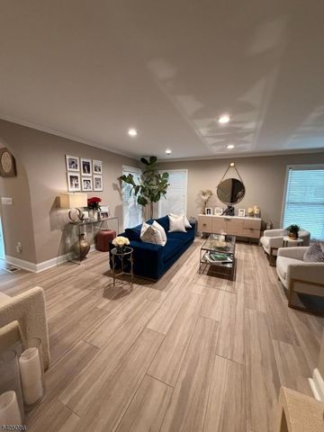 252 Crescenzi Ct, West Orange Twp., NJ 07052