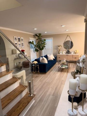 252 Crescenzi Ct, West Orange Twp., NJ 07052