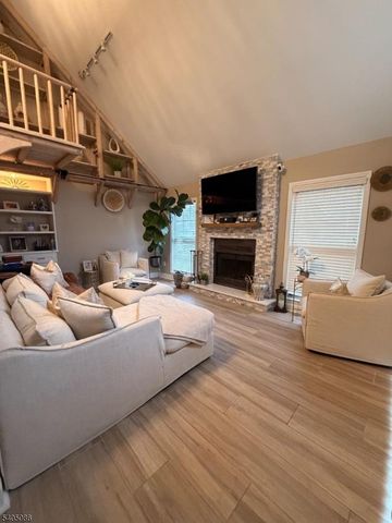 252 Crescenzi Ct, West Orange Twp., NJ 07052