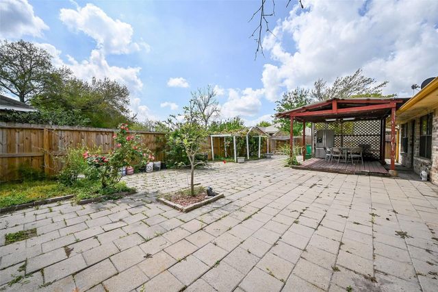 14431 Royal Hill Drive, Houston, TX 77083