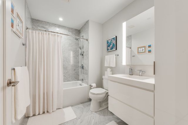 135 Seaport Blvd UNIT 818, Boston, MA 02210