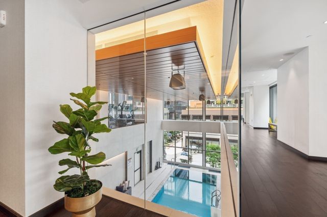 135 Seaport Blvd UNIT 818, Boston, MA 02210