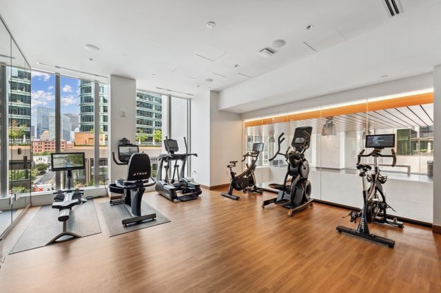 135 Seaport Blvd UNIT 818, Boston, MA 02210