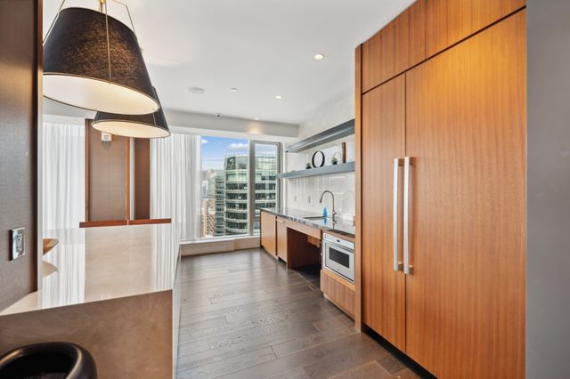 135 Seaport Blvd UNIT 818, Boston, MA 02210