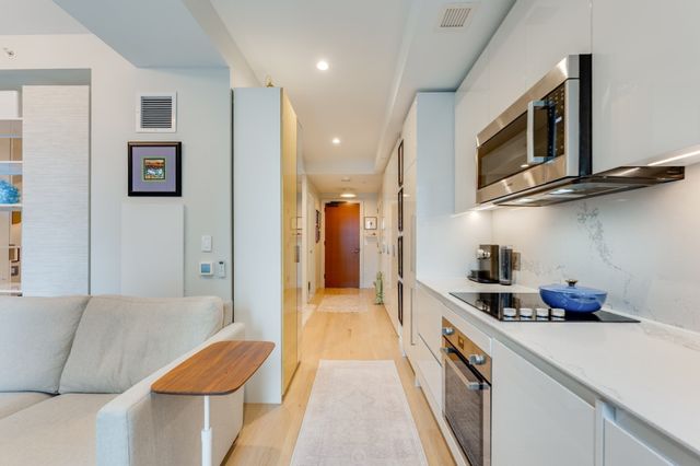 135 Seaport Blvd UNIT 818, Boston, MA 02210