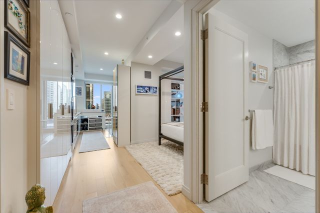 135 Seaport Blvd UNIT 818, Boston, MA 02210