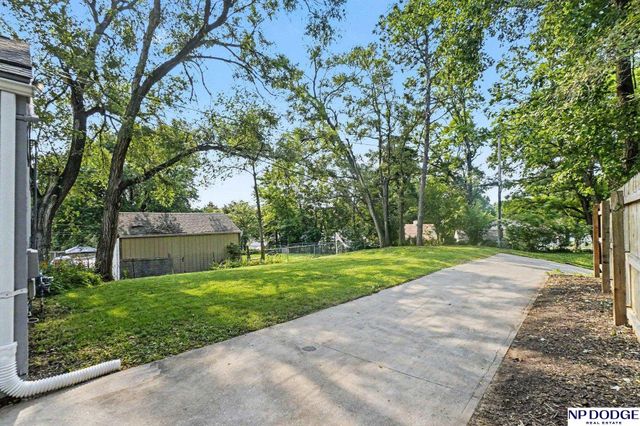 6795 Seward Street, Omaha, NE 68104