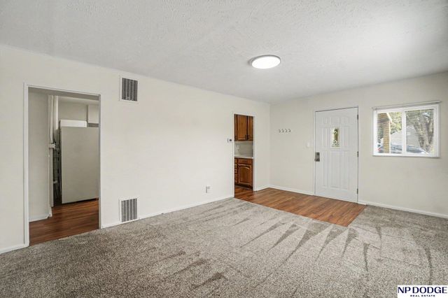 6795 Seward Street, Omaha, NE 68104