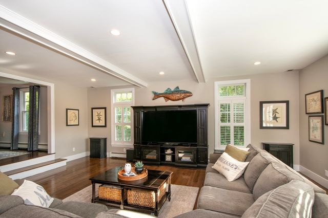 22 Spring St, Cohasset, MA 02025