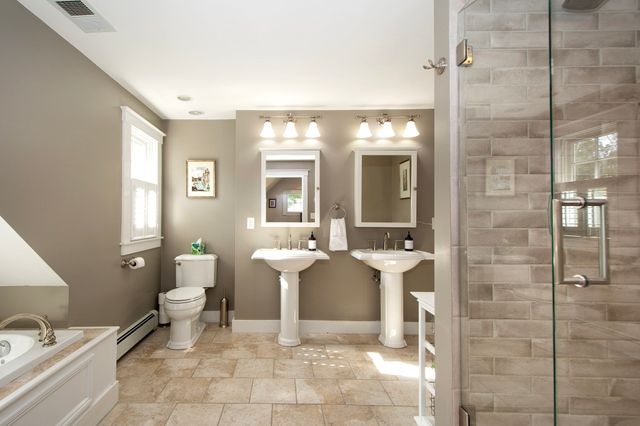 22 Spring St, Cohasset, MA 02025