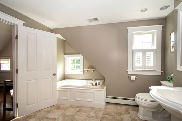 22 Spring St, Cohasset, MA 02025