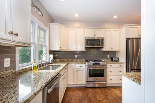 22 Spring St, Cohasset, MA 02025