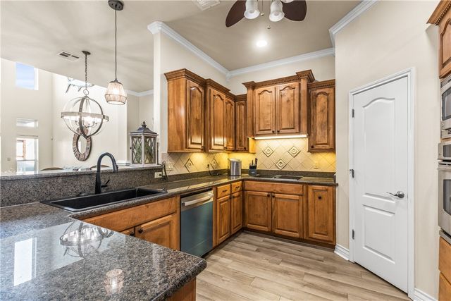 15317 Bowsprit Ct, Corpus Christi, TX 78418