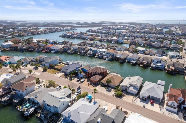 15317 Bowsprit Ct, Corpus Christi, TX 78418