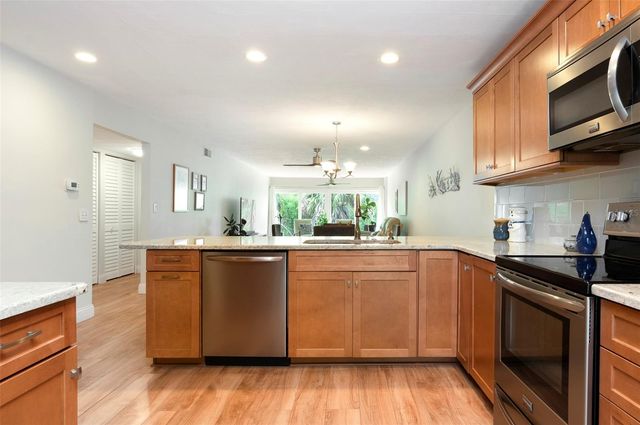 10152 REGAL DRIVE, Largo, FL 33774