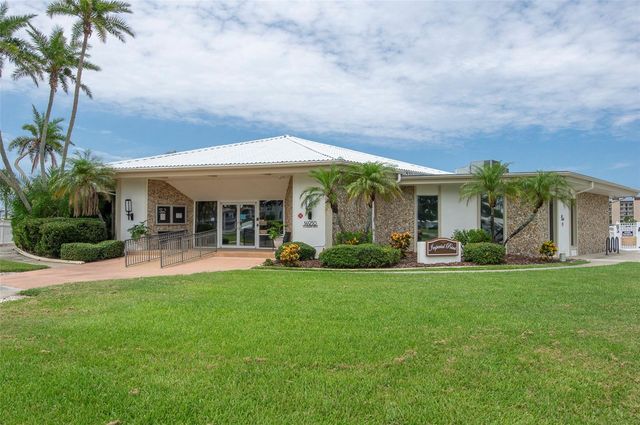10152 REGAL DRIVE, Largo, FL 33774