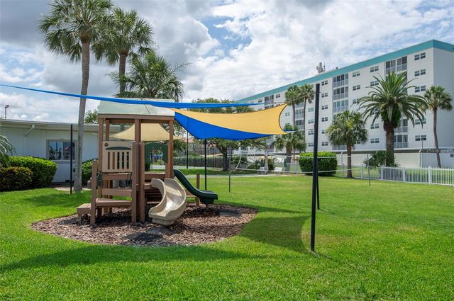 10152 REGAL DRIVE, Largo, FL 33774