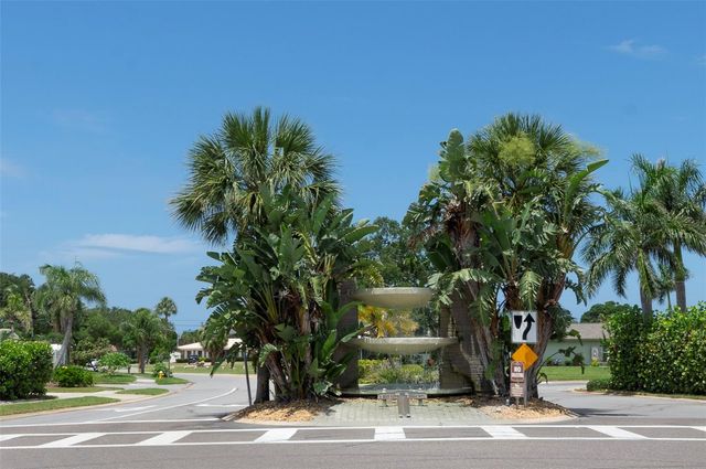 10152 REGAL DRIVE, Largo, FL 33774