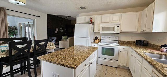 195 MINNIEHAHA CIRCLE, Haines City, FL 33844