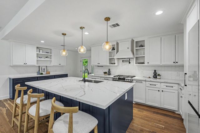 6735 Grovewood Lane, Houston, TX 77008