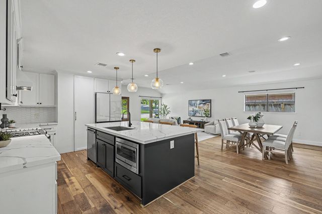 6735 Grovewood Lane, Houston, TX 77008