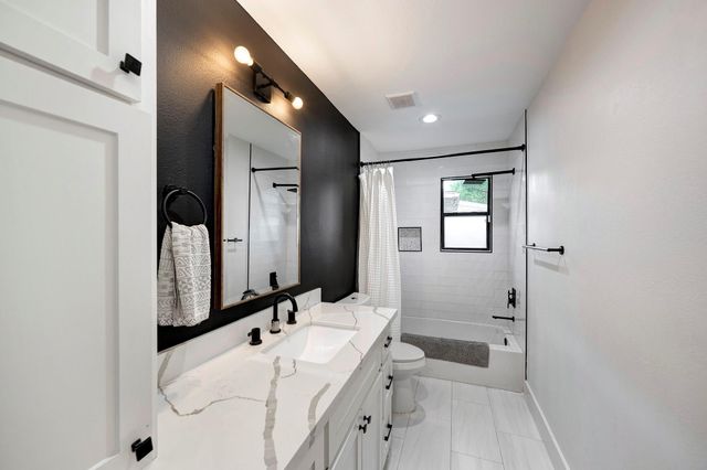 6735 Grovewood Lane, Houston, TX 77008