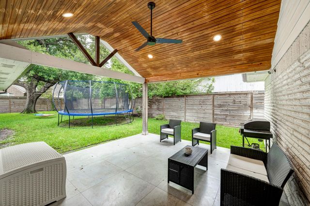 6735 Grovewood Lane, Houston, TX 77008