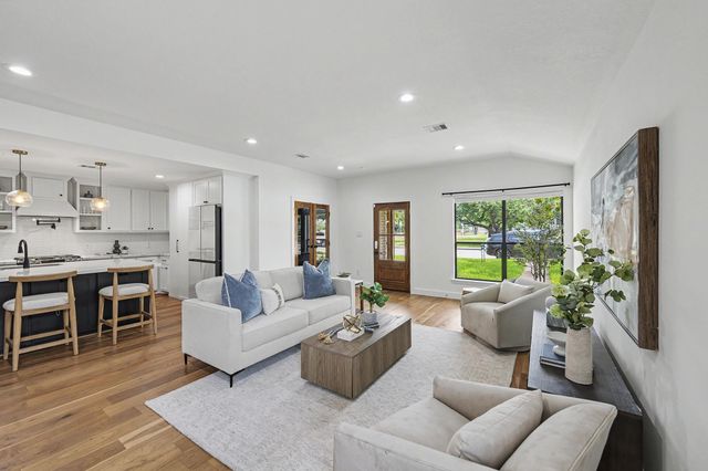 6735 Grovewood Lane, Houston, TX 77008
