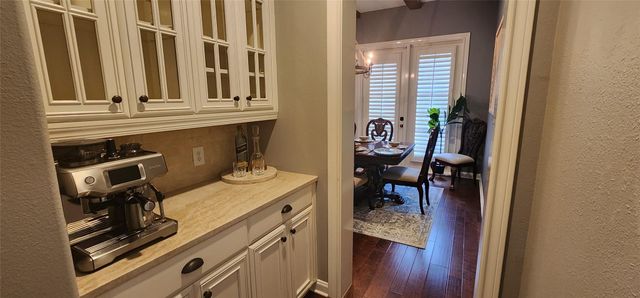 66 W Mirror Ridge Circle, The Woodlands, TX 77382