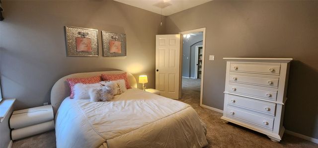 66 W Mirror Ridge Circle, The Woodlands, TX 77382