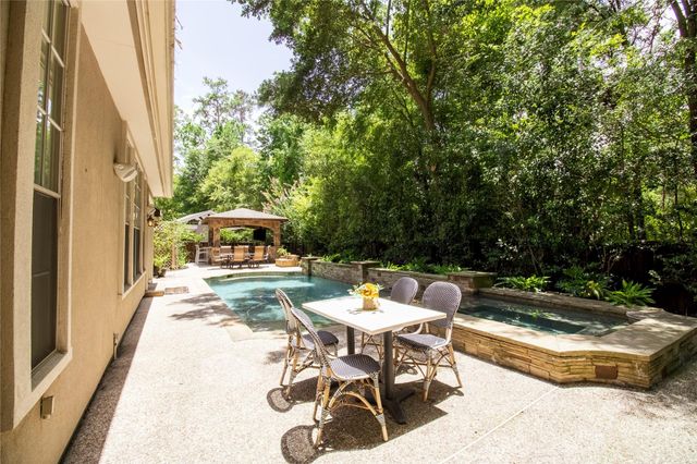 66 W Mirror Ridge Circle, The Woodlands, TX 77382