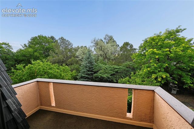 2927 Mesa Road C, Colorado Springs, CO 80904