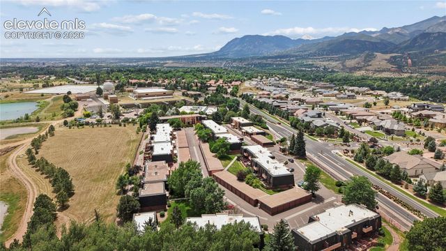 2927 Mesa Road C, Colorado Springs, CO 80904