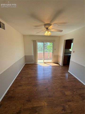 2927 Mesa Road C, Colorado Springs, CO 80904