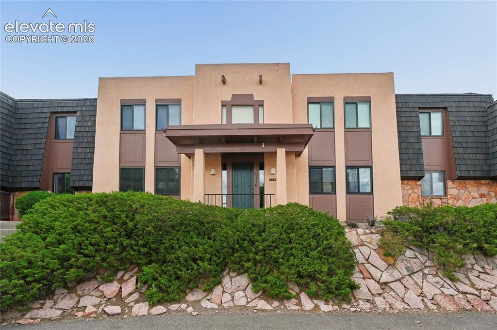 2927 Mesa Road C, Colorado Springs, CO 80904