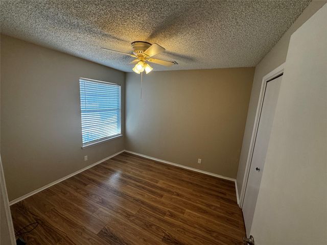 407 Hillside DR, Round Rock, TX 78681