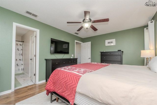 125 STONEBRIDGE STREET, Burkburnett, TX 76354