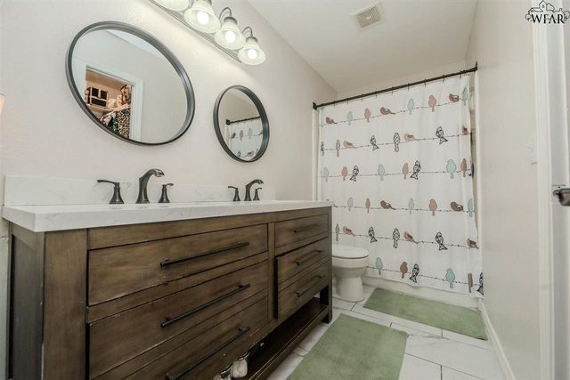 125 STONEBRIDGE STREET, Burkburnett, TX 76354